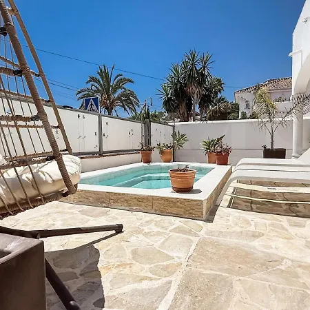 Sunny & Rooftop Near Rems Villa