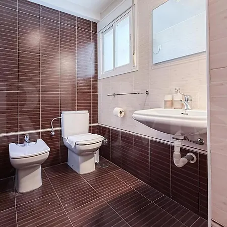 Вилла Sunny & Rooftop Near Rems *