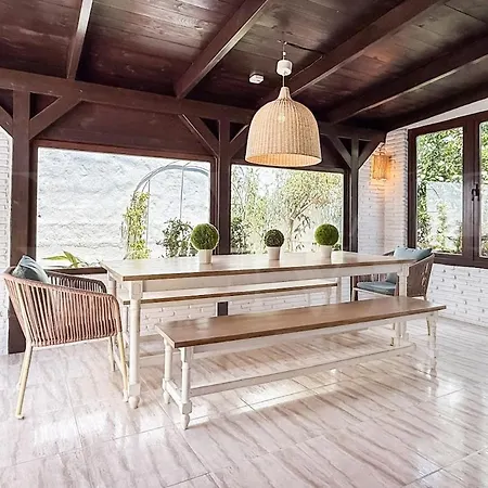 Вилла Sunny & Rooftop Near Rems *