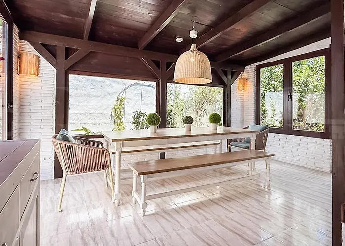 Вилла Sunny & Rooftop Near Rems *