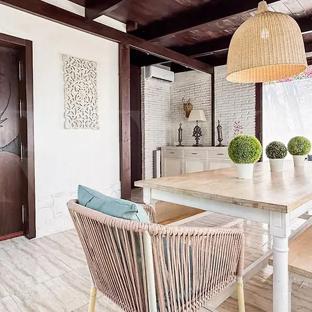 Vila Sunny & Rooftop Near Rems Marbella