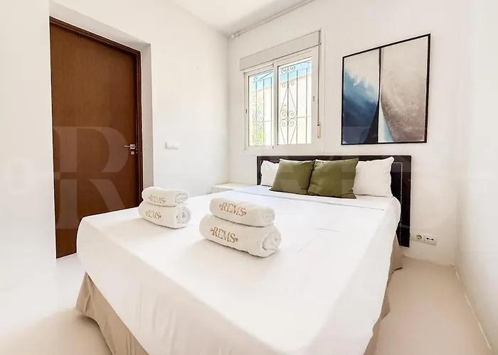 Sunny & Rooftop Near Rems * Marbella