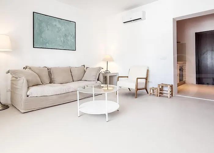 Villa Sunny & Rooftop Near Rems Marbella