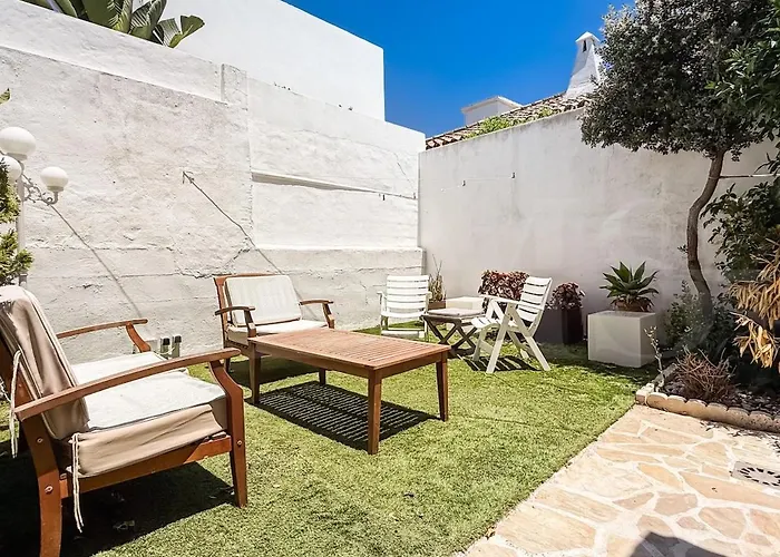 Sunny & Rooftop Near Rems