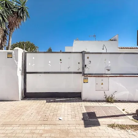 Sunny & Rooftop Near Rems וילה *