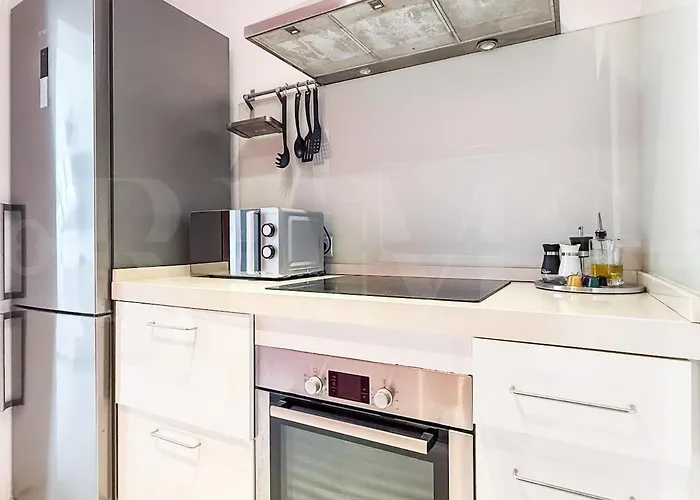 וילה Sunny & Rooftop Near Rems