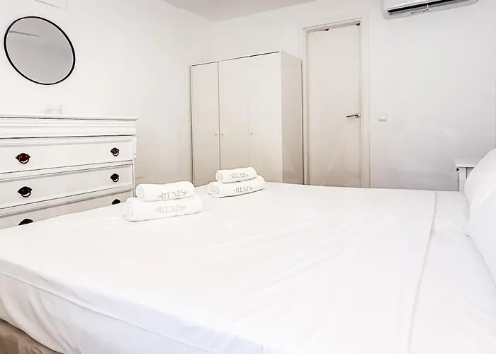 וילה Sunny & Rooftop Near Rems